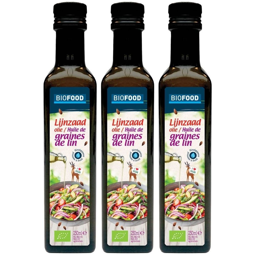 Drie flessen met zwarte dop. Etiket met "BIOFOOD" en "Lijnzaad olie/Huile de graines de lin". Bio-keurmerk.
