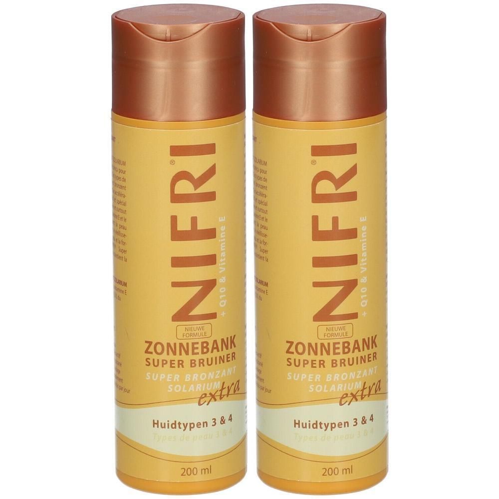 Deux flacons de lotion NIFRI Super Tanner. Étiquettes jaunes, bouchons bruns. Texte: Zonnebank Super Bruiner, extra, pour types de peau 3 & 4.