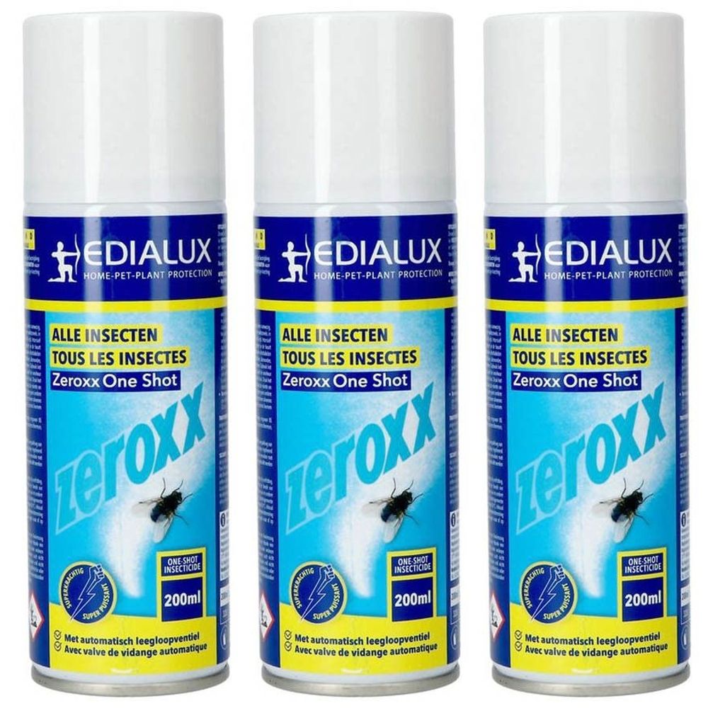 Trois aérosols Edialux Zeroxx One Shot. Bouchons blancs, étiquettes bleues et jaunes avec texte et image d'insecte. 200ml.