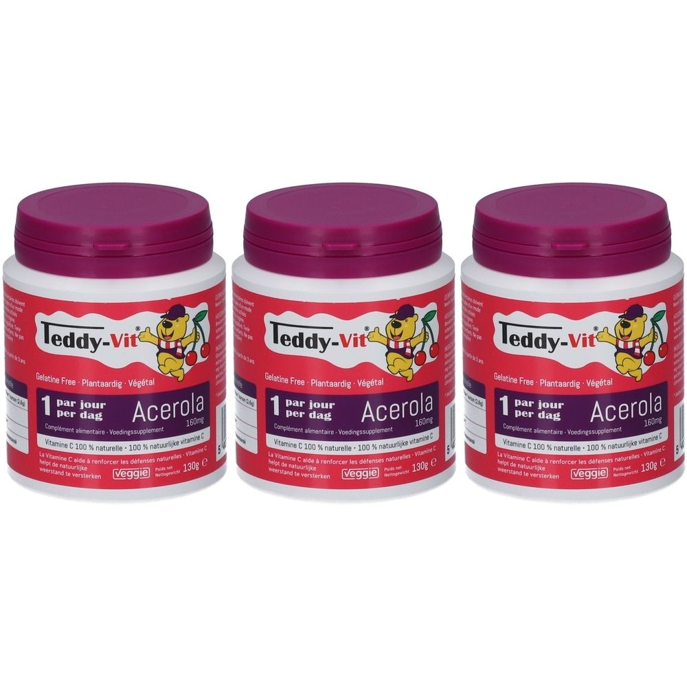 Drie potten Teddy-Vit C Ours Acérola. Rode deksels, witte etiketten met productinfo en een berenlogo.