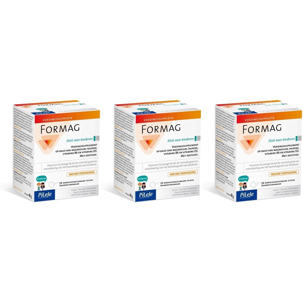 Trois boîtes de FORMAG Sticks pour enfants. Emballage blanc avec impression orange et rouge. Le nom de la marque et le nom du produit sont visibles.