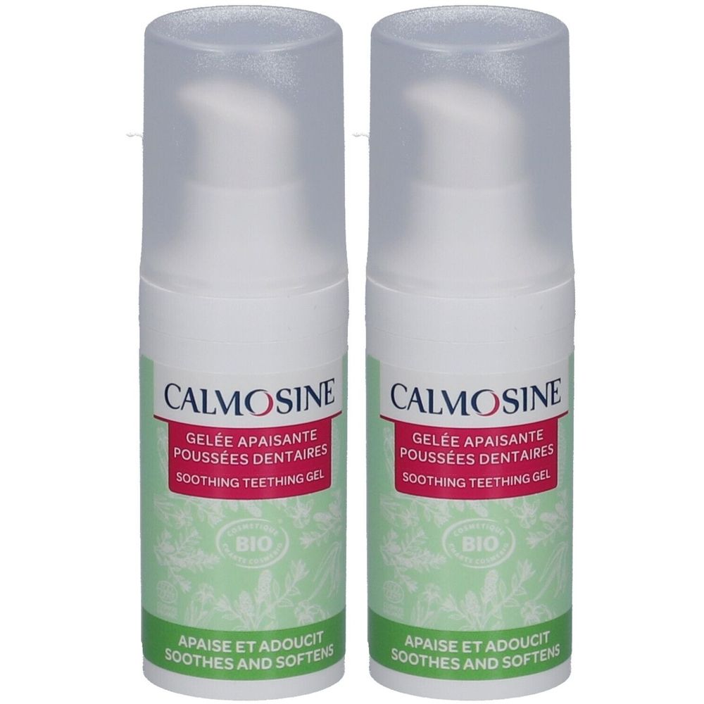 Twee flessen Calmosine Gelée Apaisante Poussées Dentaires Bio. Witte flessen met groene en rode etiketten. Met dop en pomp.