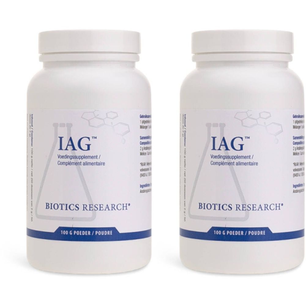 Twee witte flessen met de opdruk IAG en Biotics Research. Opschrift: Voedingssupplement/Complément alimentaire. 100 G POEDER/POUDRE.