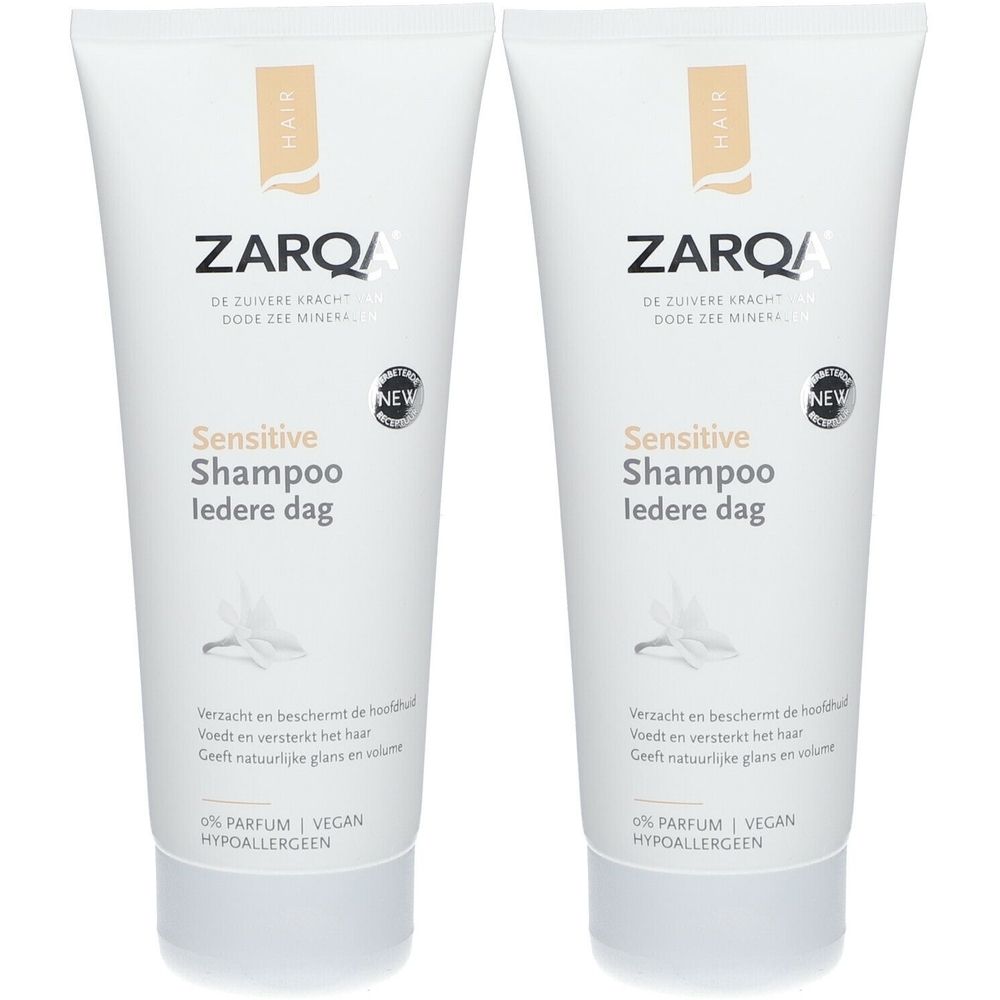 Deux tubes blancs de shampooing. Inscription: ZARQA Sensitive Shampoo. Avec autocollant « NEW ». Vegan et hypoallergénique.