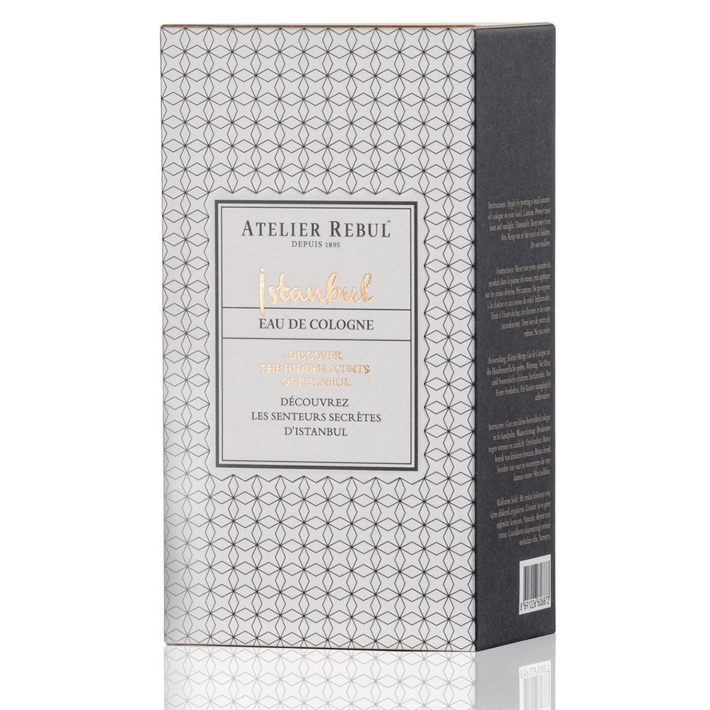 ATELIER REBUL Istanbul Eau de Cologne verpakking. Wit patroon, zwarte achtergrond. Opschrift: Istanbul Eau de Cologne.