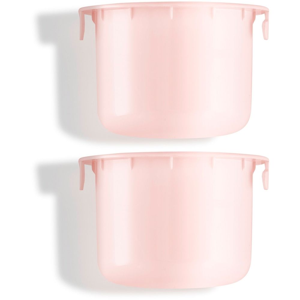 Twee roze containers met afgeronde randen en kleine handgrepen. Ze zijn boven elkaar geplaatst en werpen schaduwen.