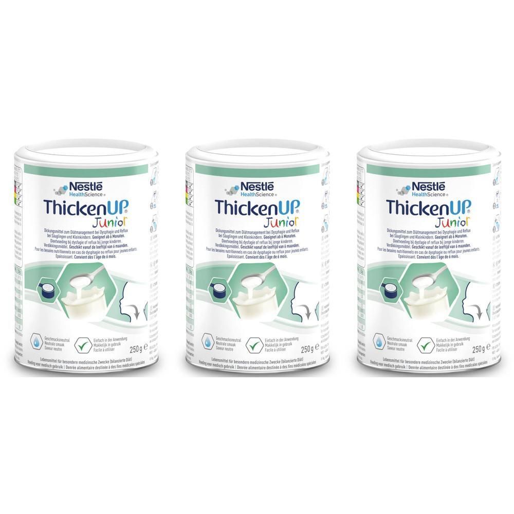 Drie blikken Nestle Health Science ThickenUP Junior. Witte blikken met blauwgroene tekst. Opschrift: ThickenUP Junior.