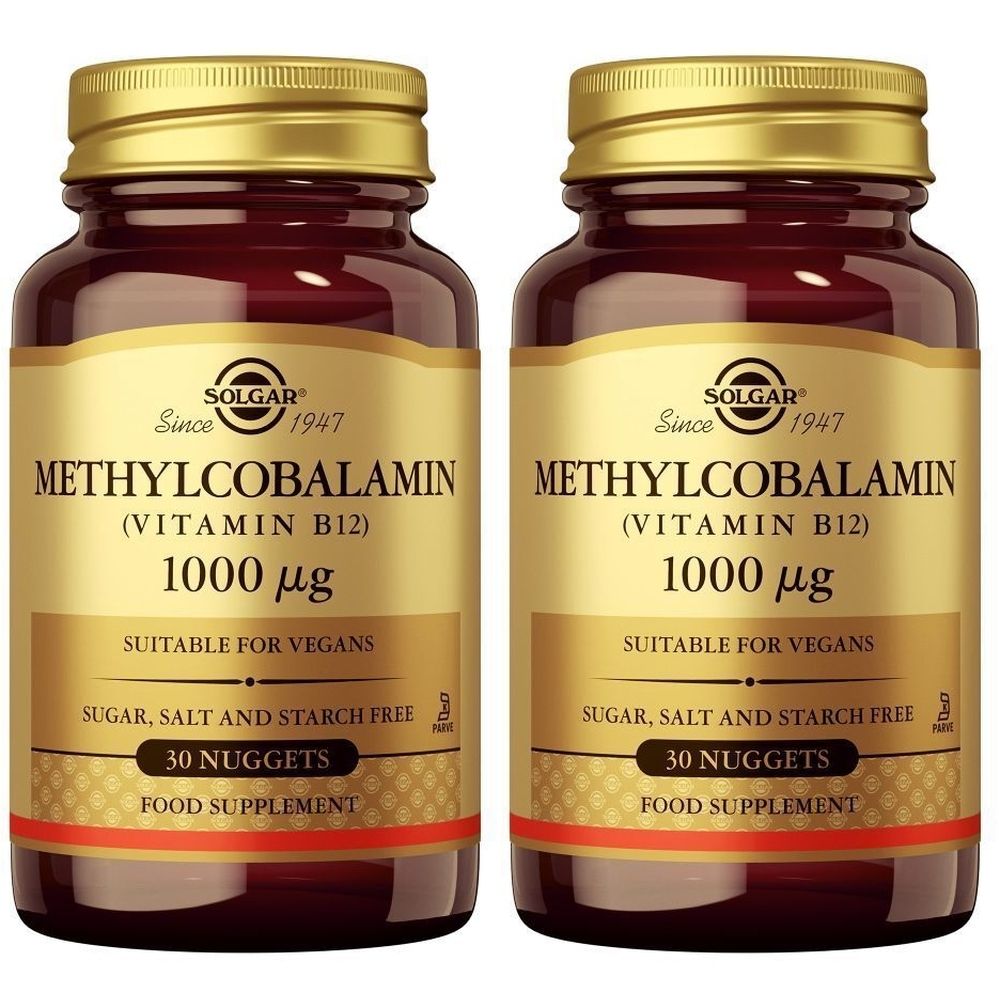 Deux flacons de Solgar Methylcobalamine. Flacons en verre brun avec bouchons et étiquettes dorés. Inscription : Methylcobalamine, 1000 mcg, convient aux végétaliens.