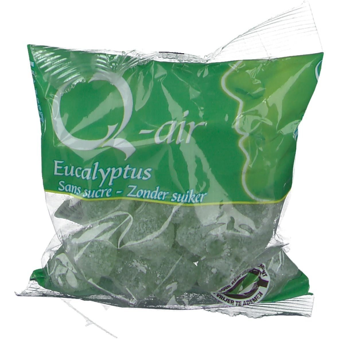 Transparante zak met groene pastilles. Opschrift: Q-air Eucalyptus Sans sucre - Zonder suiker. Transparante verpakking.