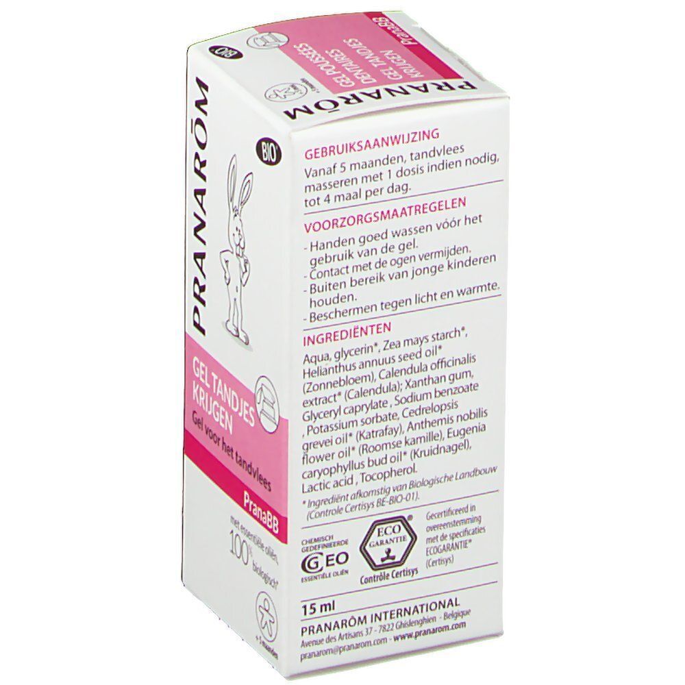 Achterkant van de Pranarom PranaBB verpakking. Bevat gebruiksaanwijzing, ingrediënten en certificeringen. Wit met roze accenten.