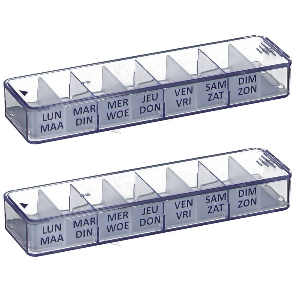 Twee transparante pillendoosjes met zeven vakken, beschreven met weekdagen in het Frans en Nederlands.