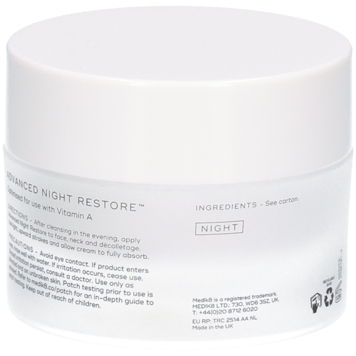 Arrière du pot Medik8 Advanced Night Restore avec instructions et ingrédients.