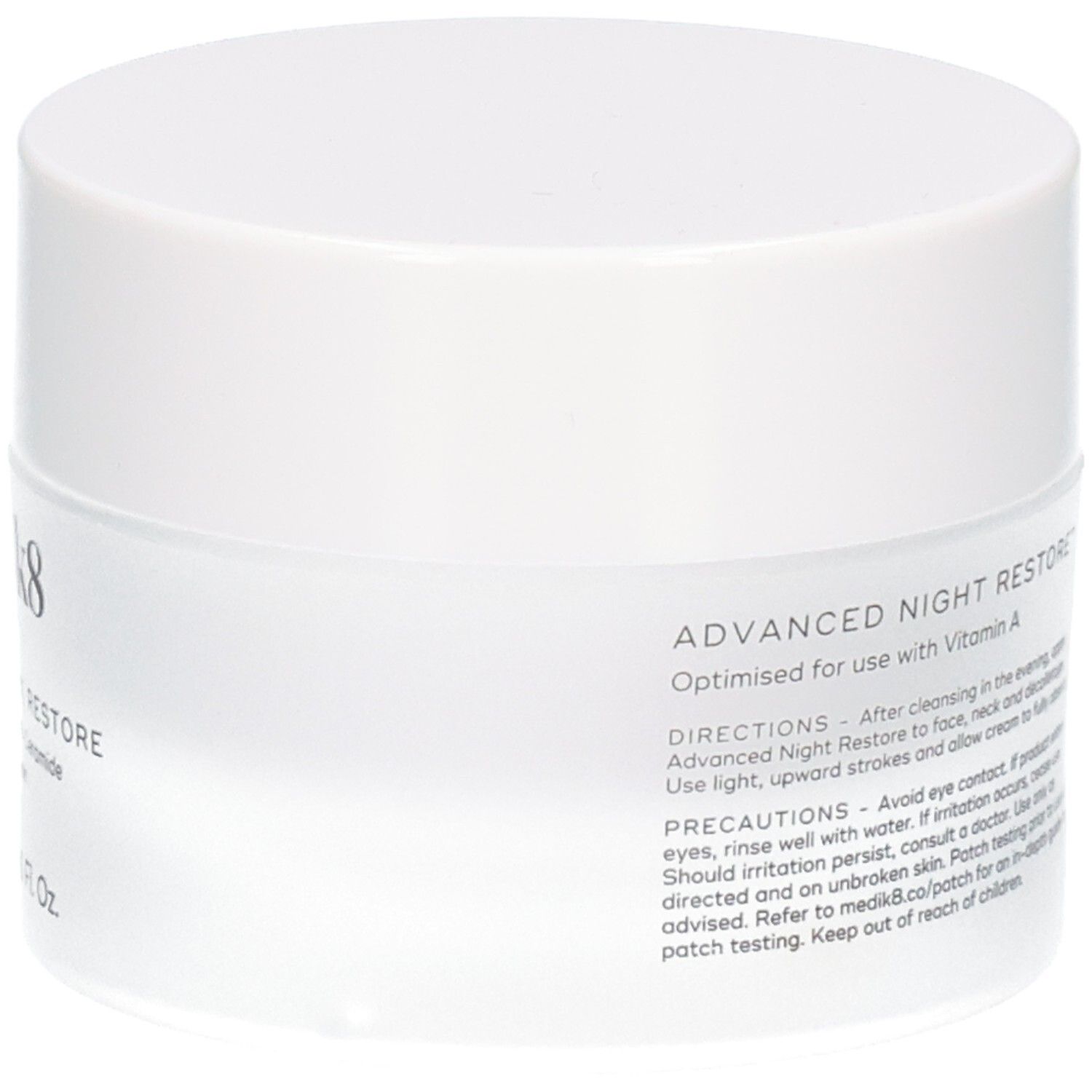 Pot Medik8 Advanced Night Restore, optimisé pour la vitamine A, avec instructions.