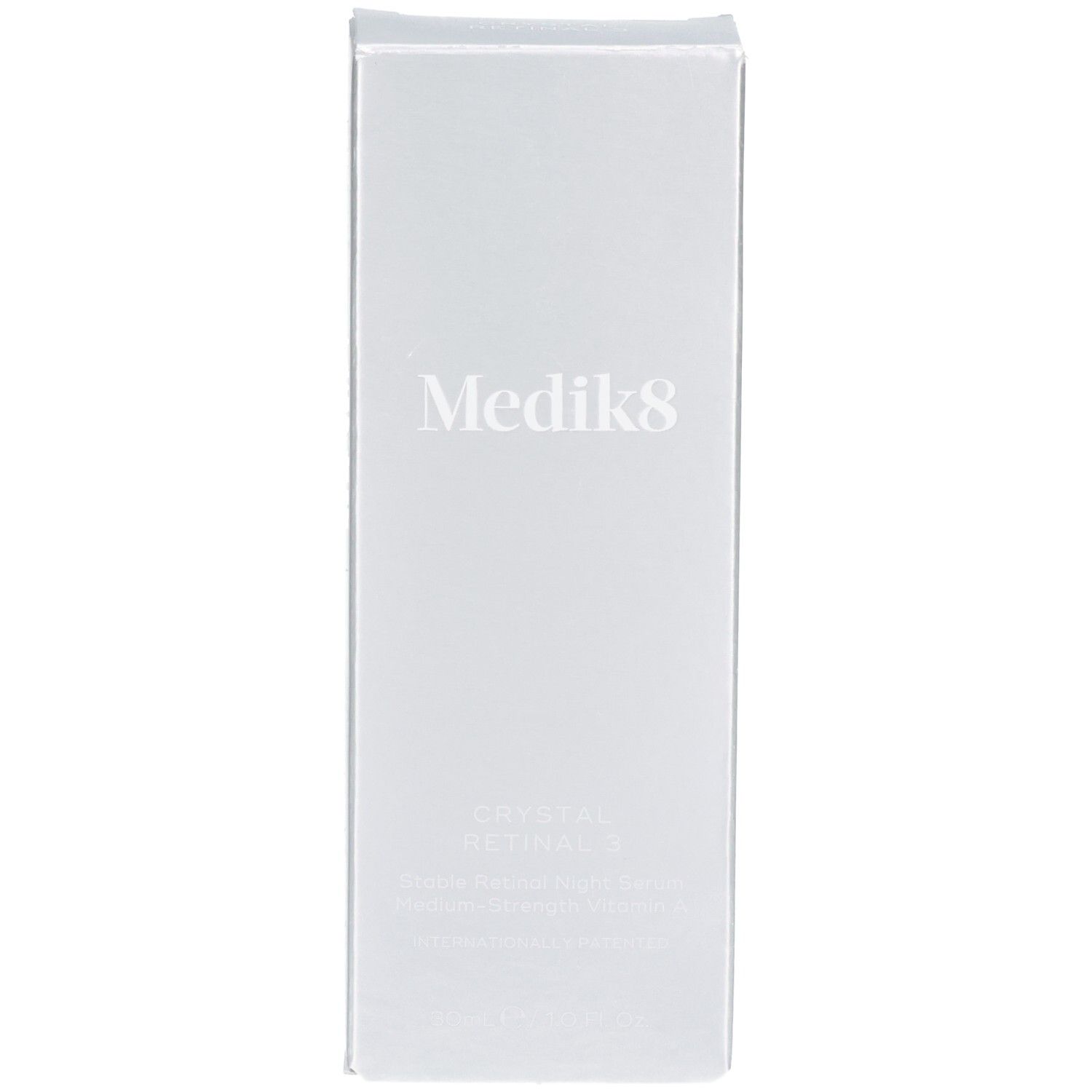 Face avant de la boîte de sérum Medik8 Crystal Retinol 3.