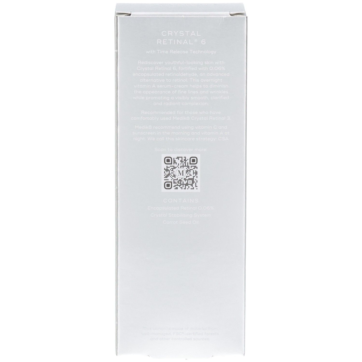 Côté de l'emballage du sérum Medik8 Kristall Retinal 6 avec QR code et description.