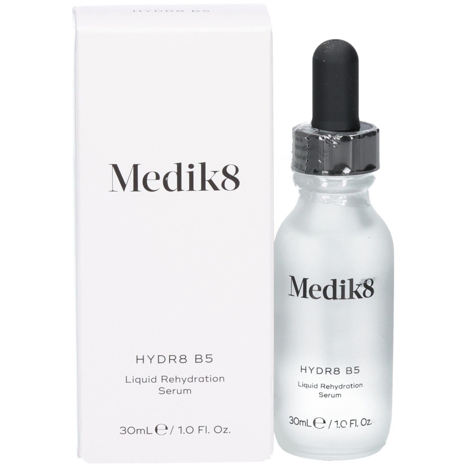 Flacon de sérum Medik8 Hydr8 B5 à côté de sa boîte d'emballage blanche.