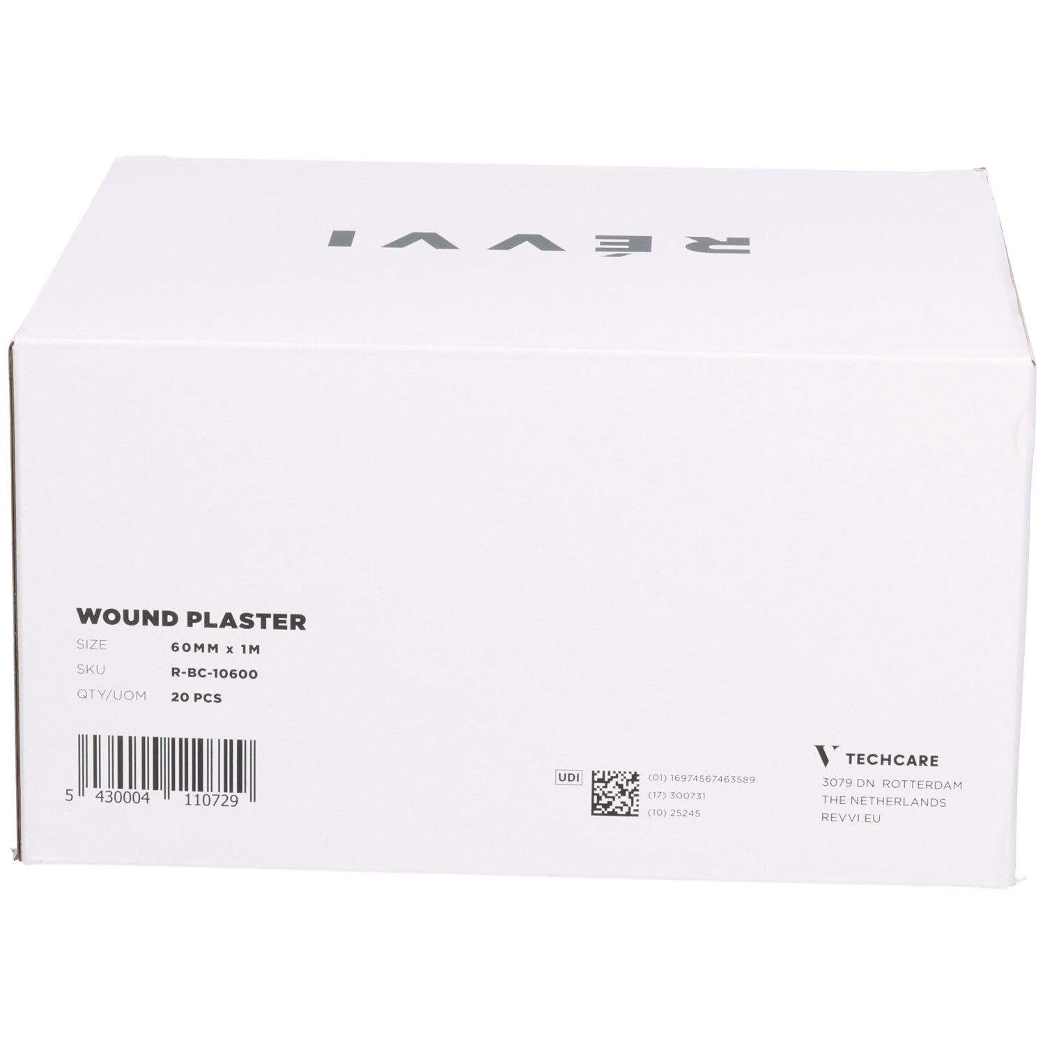 Witte doos met opschrift WOUND PLASTER, 20 stuks, 60mm x 1M. Op de zijkant: Techcare, RÉVVI EU.