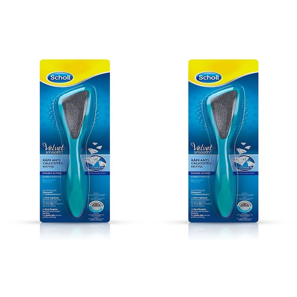 Dubbelwerkende eeltrasp in verpakking. Turquoise handvat, grijze rasp. Merk Scholl, tekst Velvet Smooth. Dubbele werking.