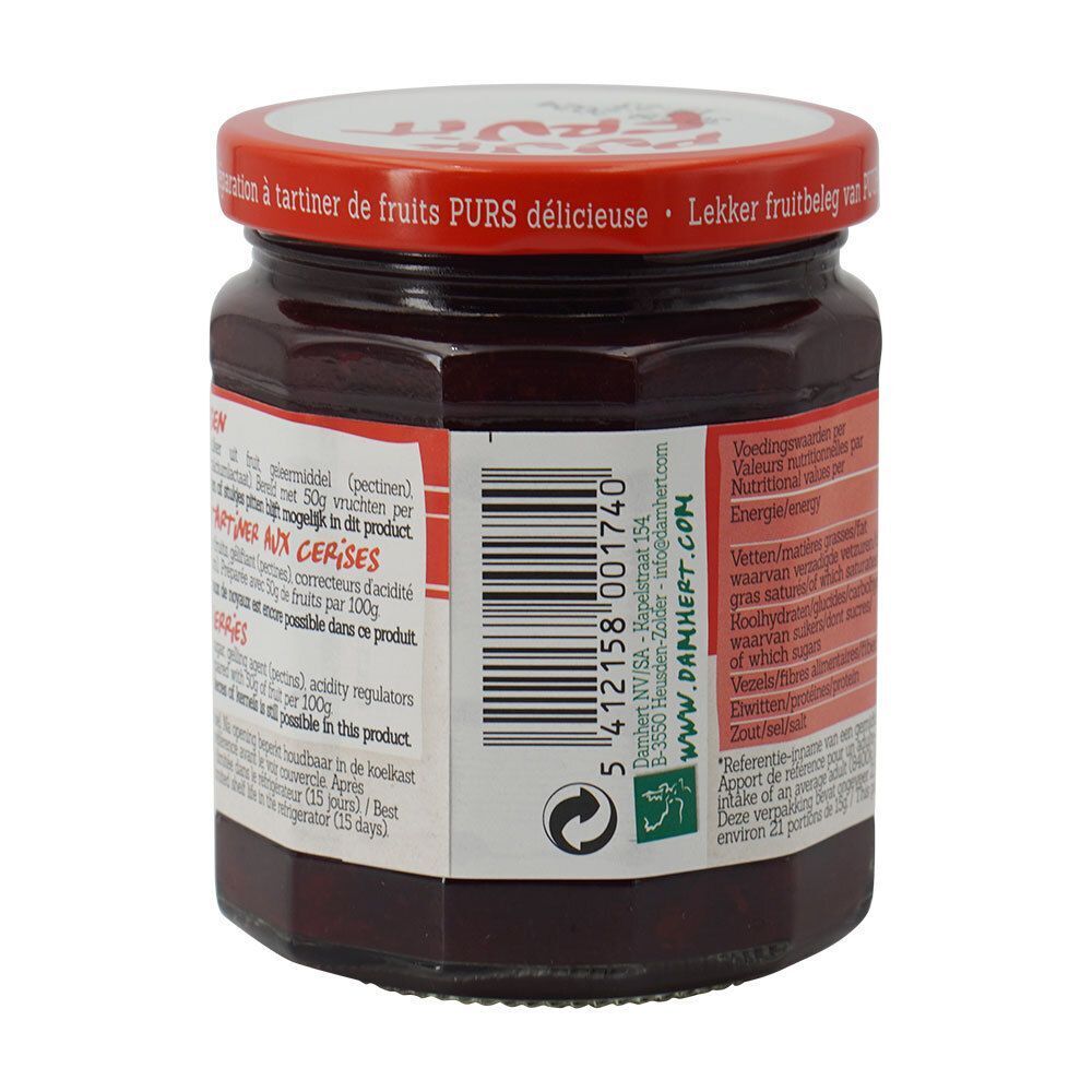 Achterkant van een pot Damhert Puur Fruit confituur met kersen. Barcode en tekst. Rode deksel.