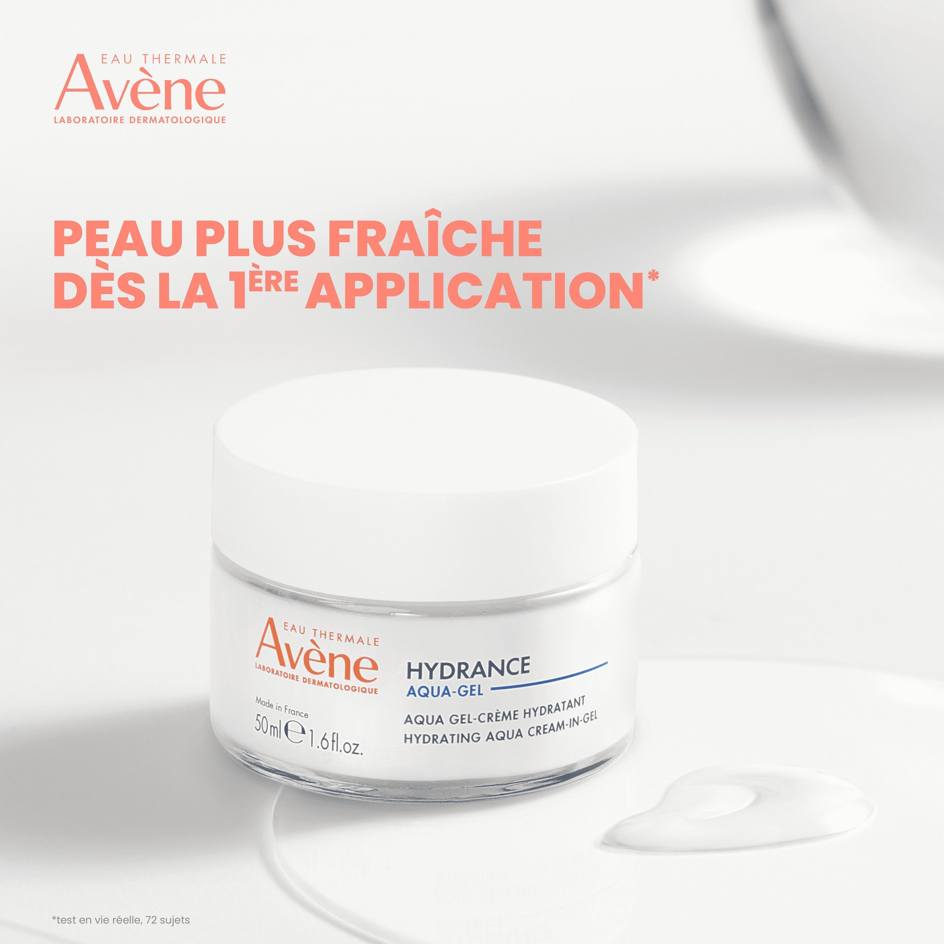 Un pot Avène Hydrance Aqua Gel sur une surface blanche, avec une trace de gel.
