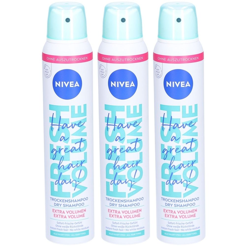 Trois flacons de shampooing sec Nivea. Blanc, bleu et turquoise. Inscription : Fresh Volume, Extra Volume, Dry Shampoo.