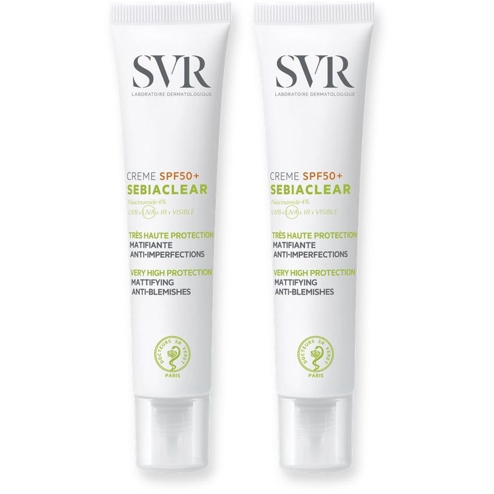 Twee tubes SVR Sebiaclear Crème SPF50+. Witte tubes met groene tekst. Crème SPF50+, anti-onzuiverheden.