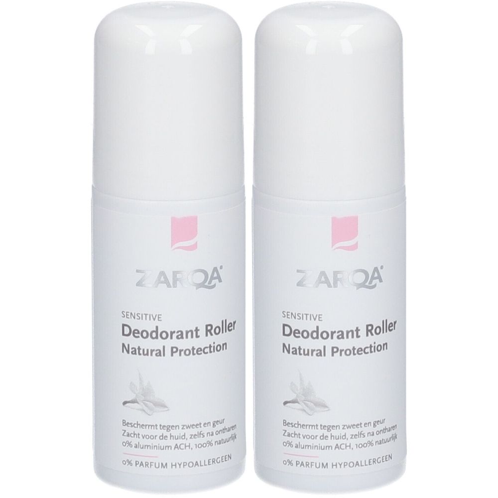Deux déodorants roll-on blancs. Inscription : Zarqa Sensitive Deodorant Roller Natural Protection. Logo rose. Texte en néerlandais.