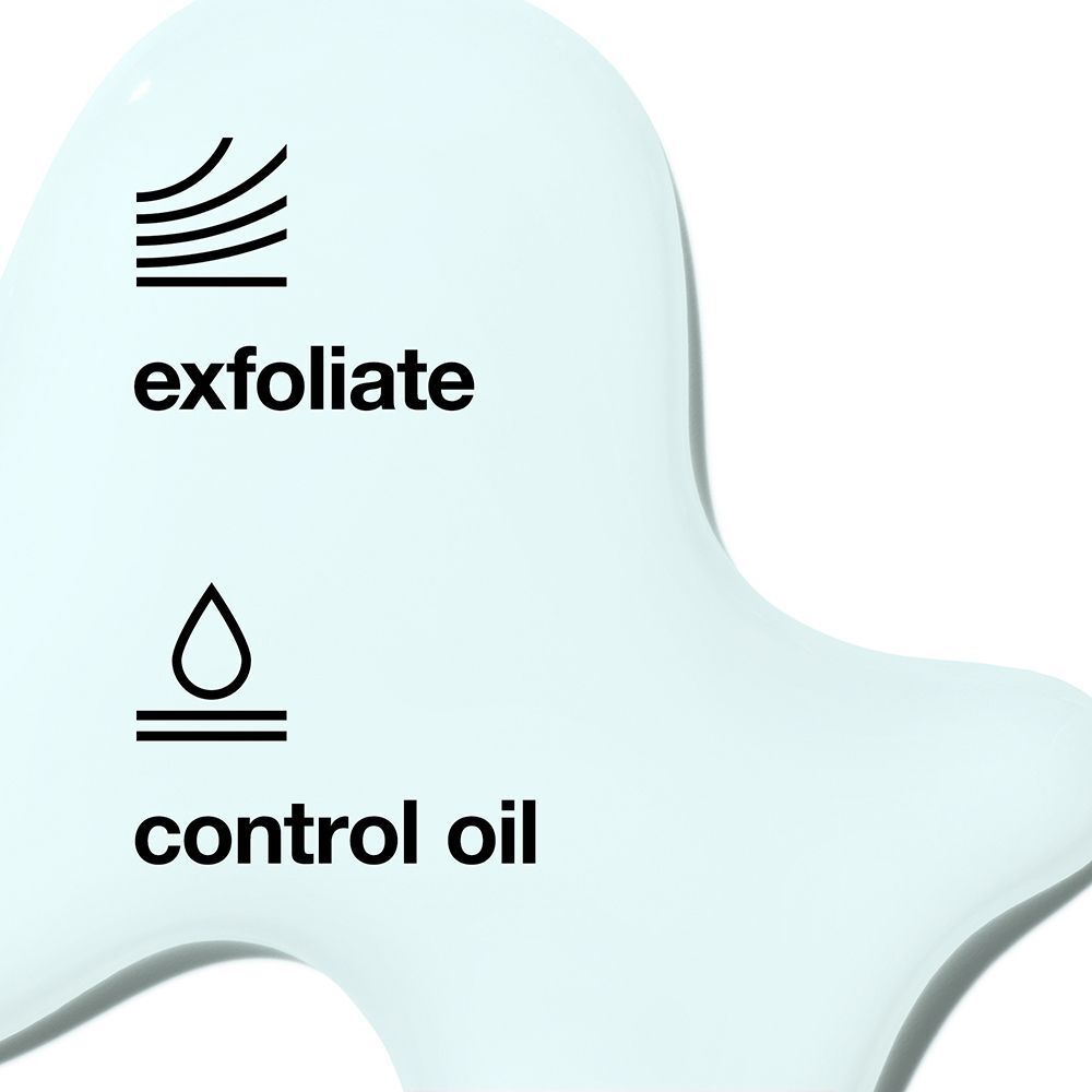 Close-up van een turquoise oppervlak met tekst en symbolen. Tekst: exfoliate, control oil.