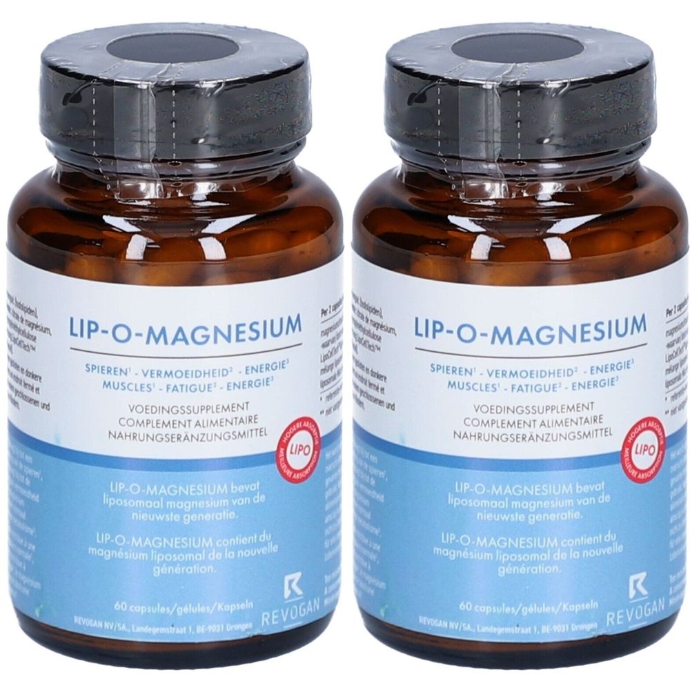 Twee bruine glazen flessen met capsules. Op de etiketten staat "LIP-O-MAGNESIUM". Blauwe en witte etiketten met tekst. Zwarte dop.