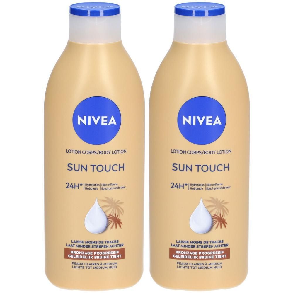 Twee flessen Nivea Sun Touch Lotion. Beige flessen met blauwe dop en logo. Tekst: Sun Touch, 24H hydratatie.