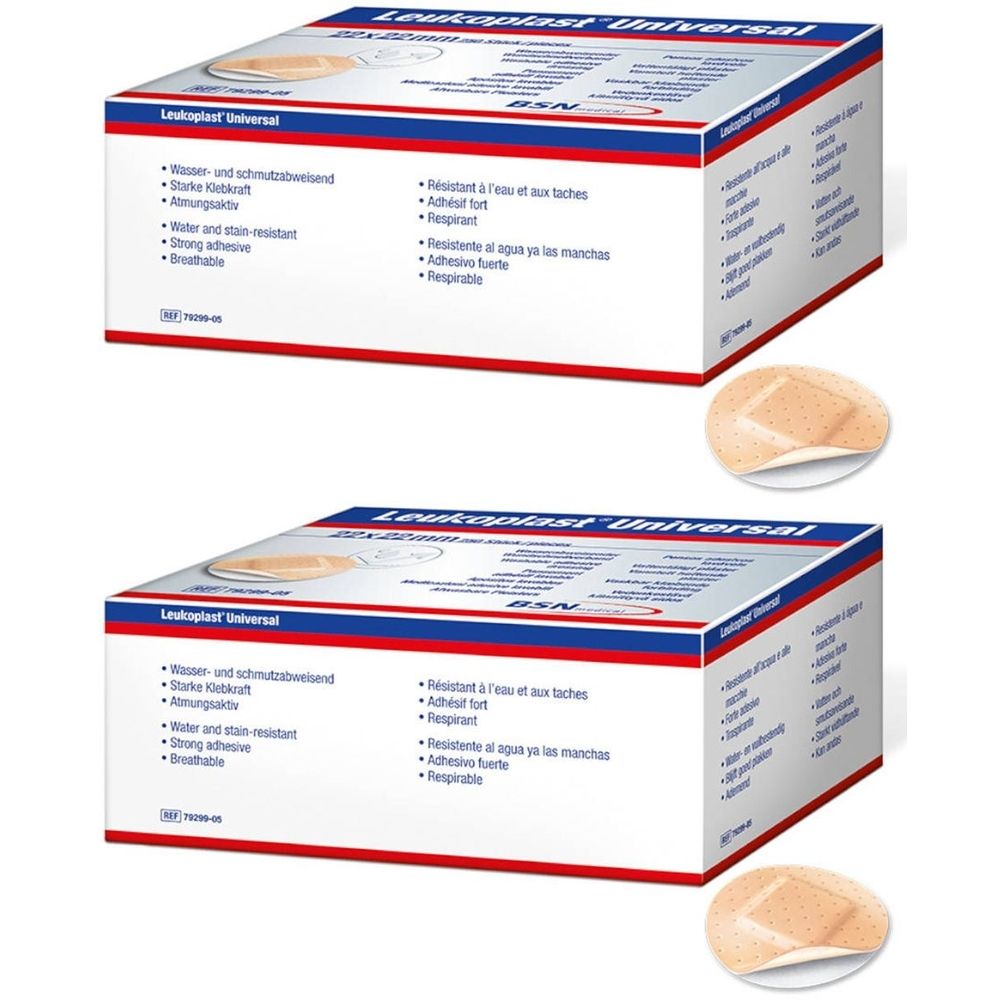 Twee dozen Leukoplast® Universal 22 mm. Op elke doos een pleister. Opschrift: water- en vuilafstotend, ademend.