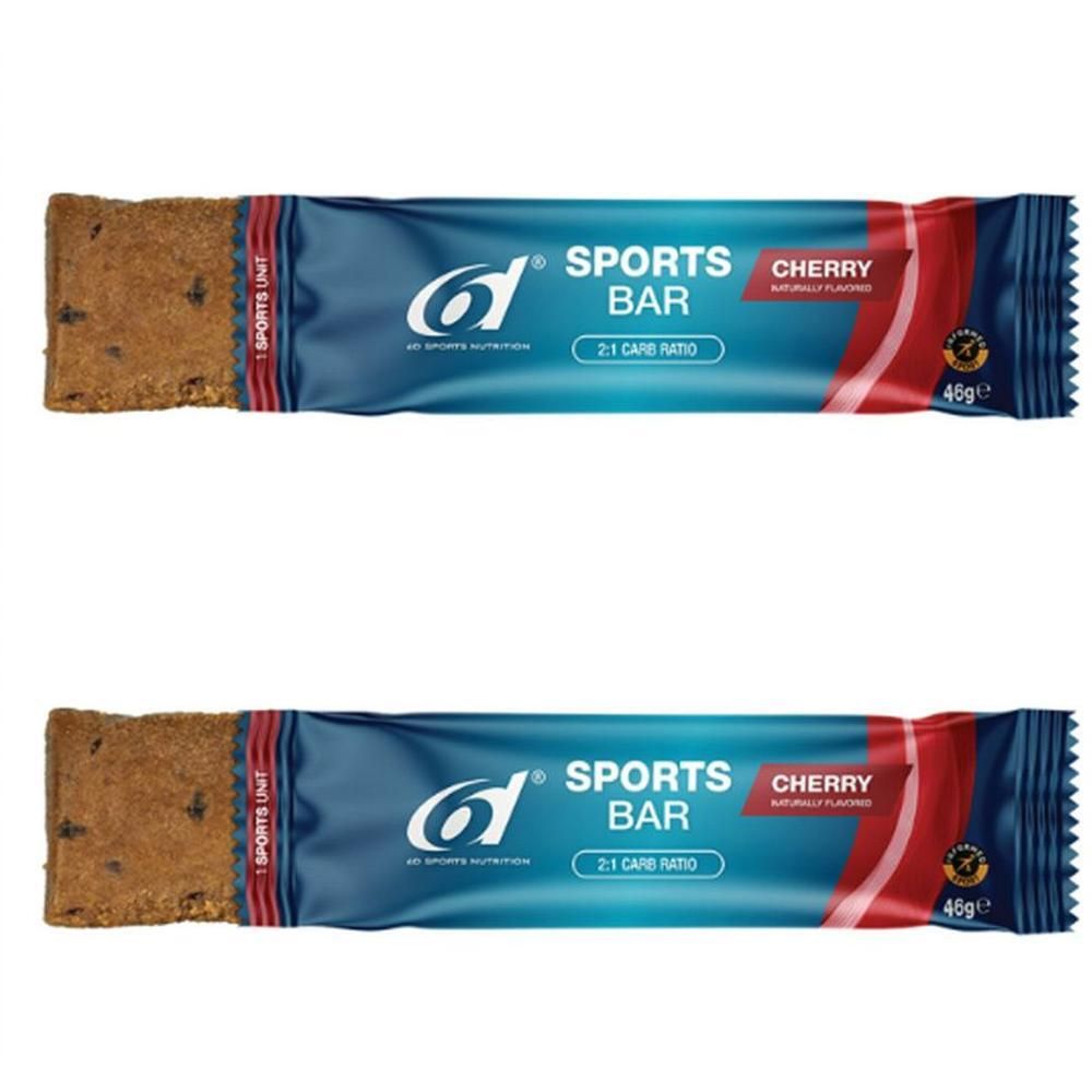 Deux barres de sport emballées en bleu. Inscription : SPORTS BAR CHERRY. 2:1 Carb Ratio. 45g.