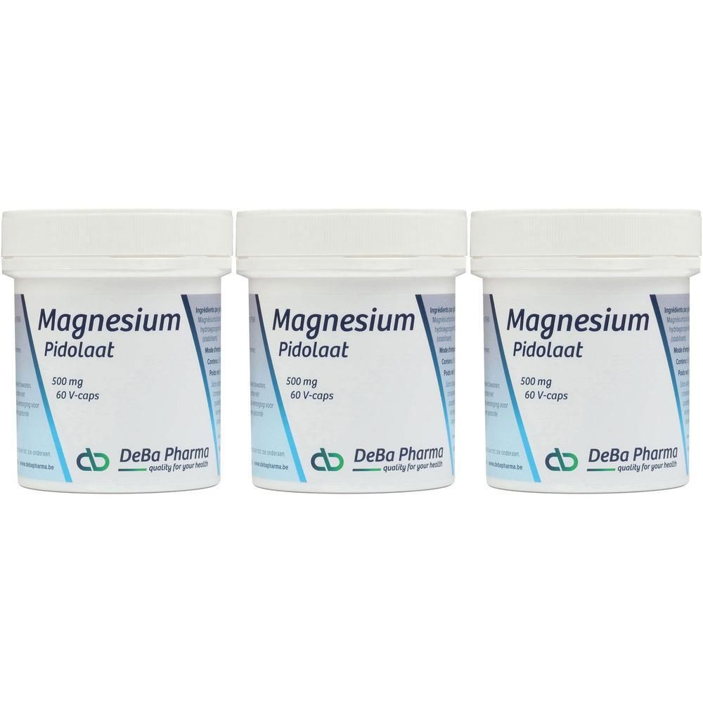Drie witte potten met deksels. Opschrift: Magnesium Pidolaat, 500 mg, 60 V-caps. Logo DeBa Pharma.