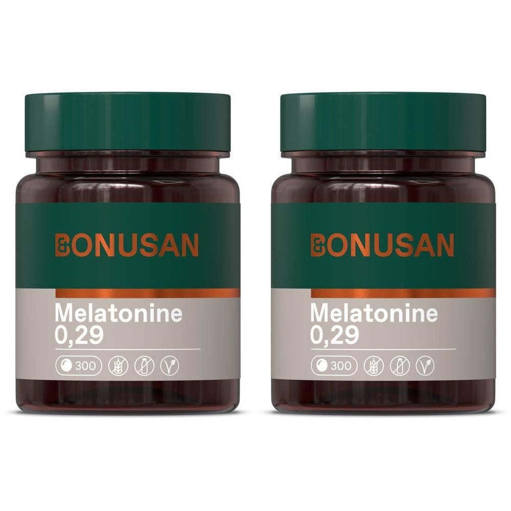 Deux flacons avec couvercles verts. Inscription: BONUSAN, Melatonine 0,29. 300 comprimés. Vegan.