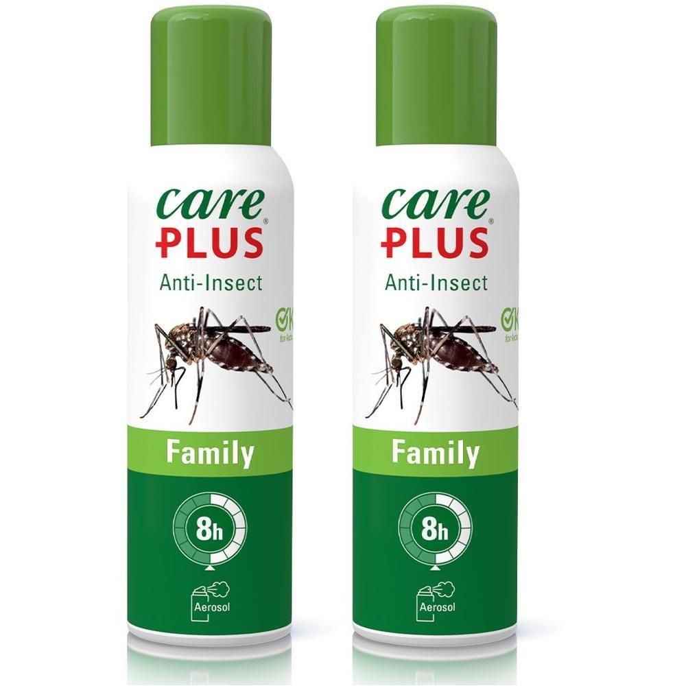 Twee witte aerosolsprays met groene doppen. Opschrift: Care Plus Anti-Insect Family. Illustratie van een mug. 8 uur bescherming.