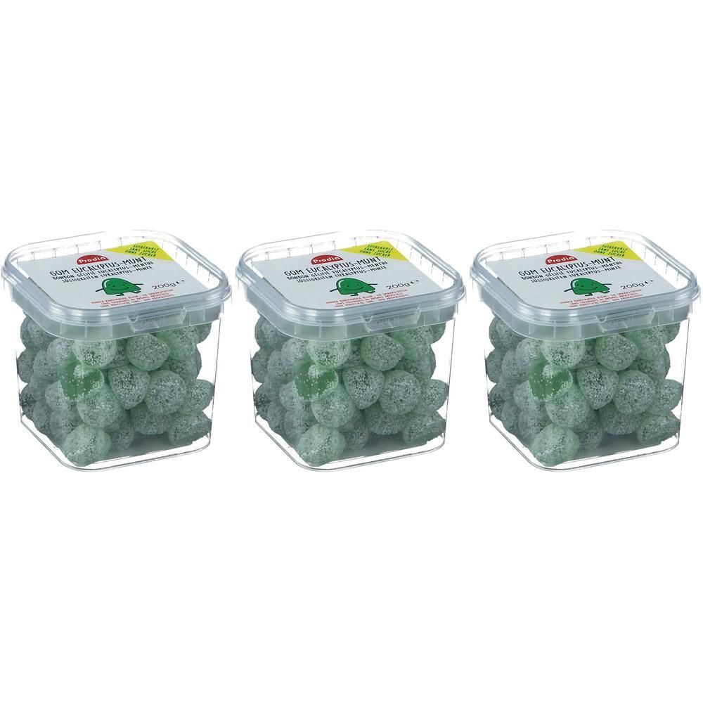Drie transparante bakjes met groene gummies. Tekst zichtbaar op de deksels.