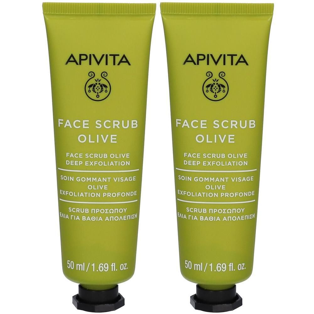 Twee groene tubes met tekst. Opschrift: APIVITA, Face Scrub Olive, Deep Exfoliation. 50 ml/1.69 fl. oz.