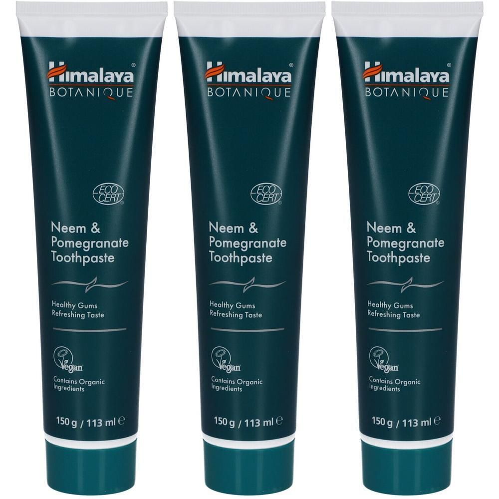 Trois tubes de dentifrice. Tubes vert foncé avec bouchon blanc. Inscription: Himalaya Botanique, Neem & Pomegranate Toothpaste, Vegan, 150g/113ml.