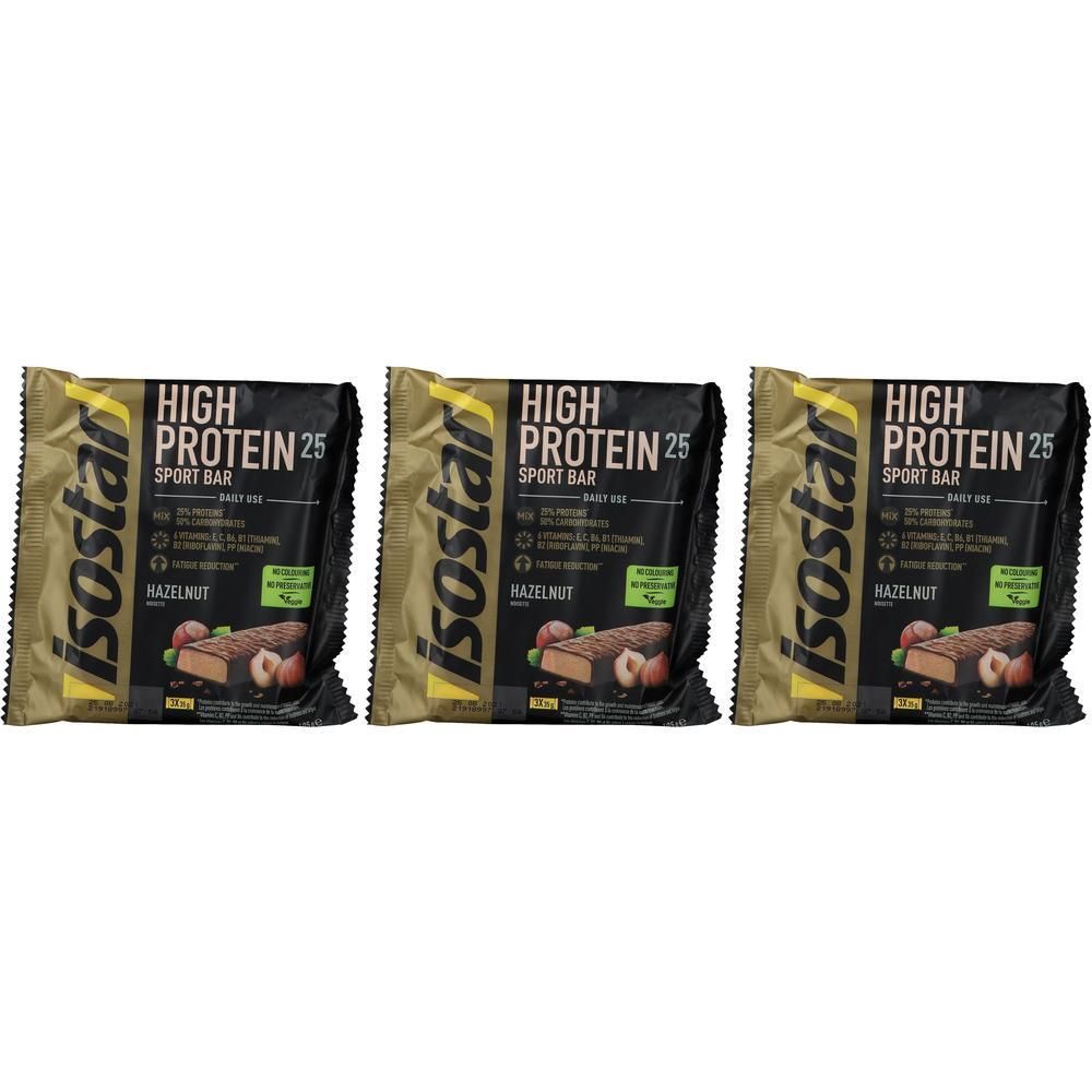 Drie verpakte sportrepen. Opschrift: Isostar High Protein 25 Sport Bar, Hazelnoot. Goudzwarte verpakking.
