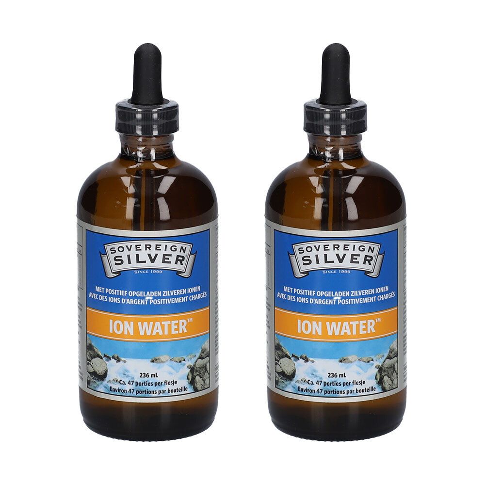 Twee bruine glazen flessen met pipet. Etiket met "SOVEREIGN SILVER ION WATER".