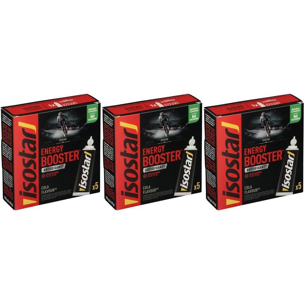 Drie dozen Isostar Energy Booster Cola. Rode en zwarte verpakking met productnaam en afbeelding van een fietser. Bevat 5 flesjes.