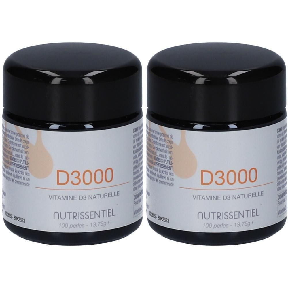 Deux pots noirs avec couvercles. Étiquettes avec "D3000", "VITAMINE D3 NATURELLE" et "NUTRISSENTIEL".
