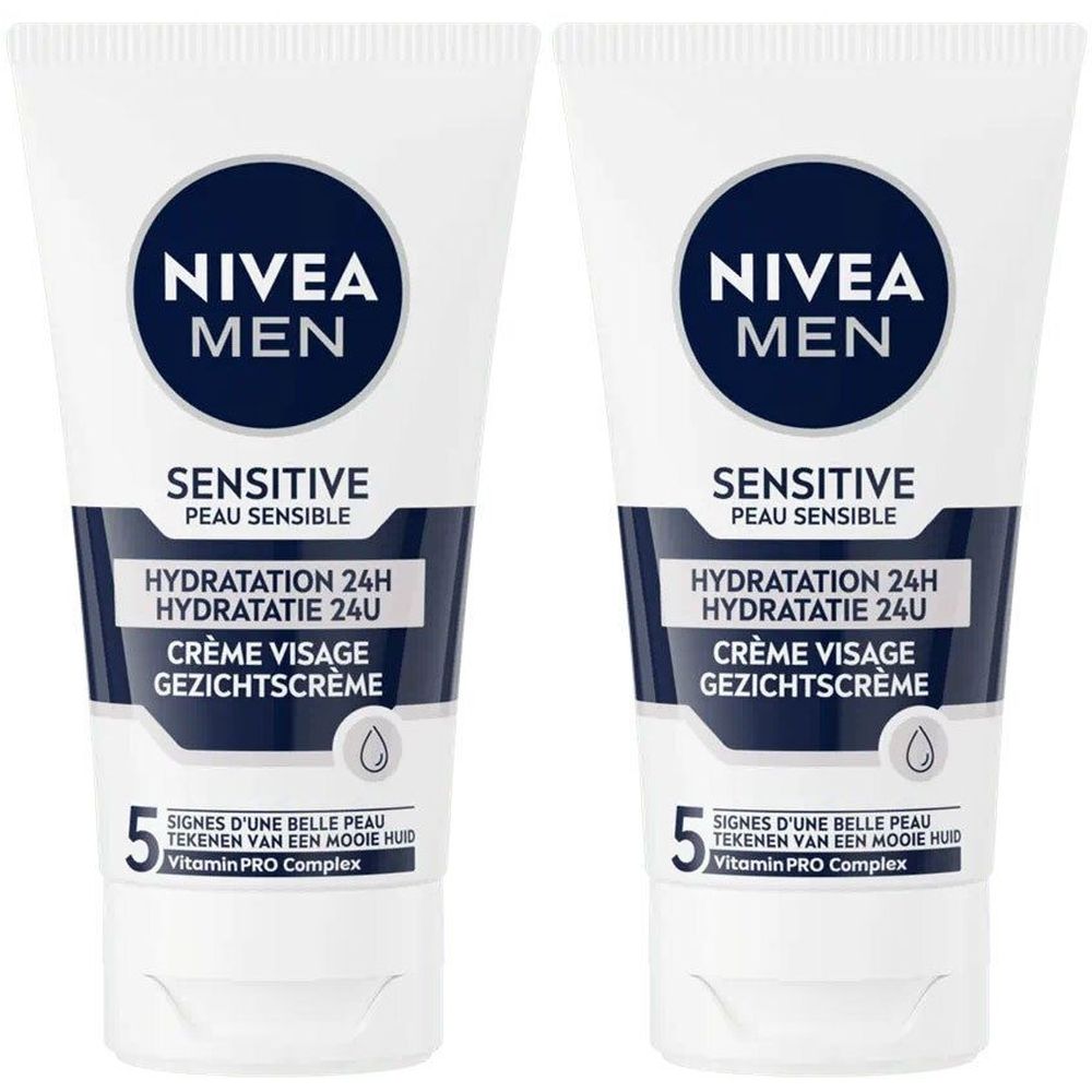 Twee tubes Nivea Men Sensitive crème. Witte tubes met blauw logo en tekst. Opschrift: Hydratation 24H, Crème Visage.