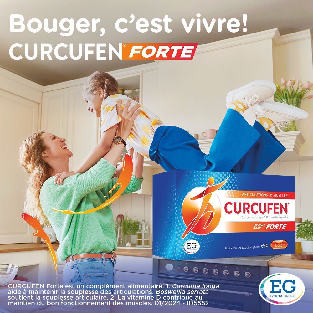 Femme soulevant un enfant. Boîte bleue Curcufen Forte. Logo EG. Cuisine en arrière-plan.