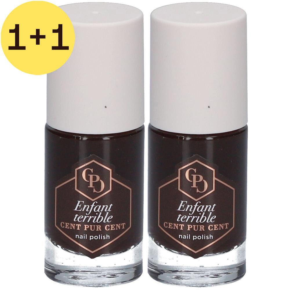 Deux flacons de vernis à ongles marron foncé avec bouchon blanc. Inscription : Enfant terrible, Cent Pur Cent, nail polish.