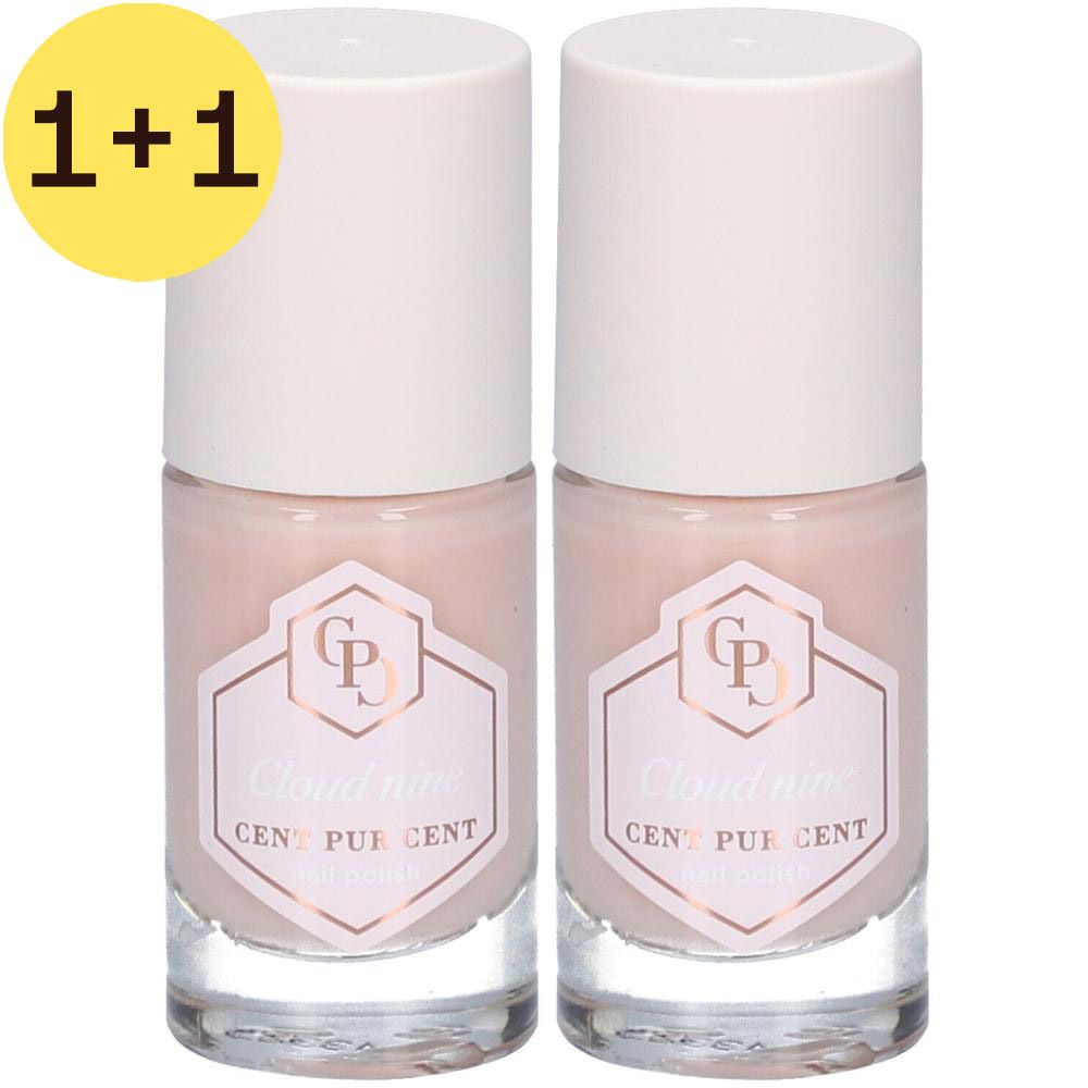 Deux flacons de vernis à ongles rose clair. Bouchons blancs. Inscription : Cloud nine, Cent Pur Cent.