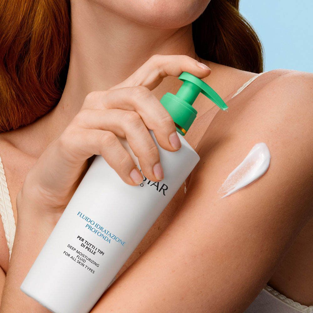 Achterkant van de Collistar Deep Moisturizing Fluid pompflacon met gedetailleerde productinfo en barcode.