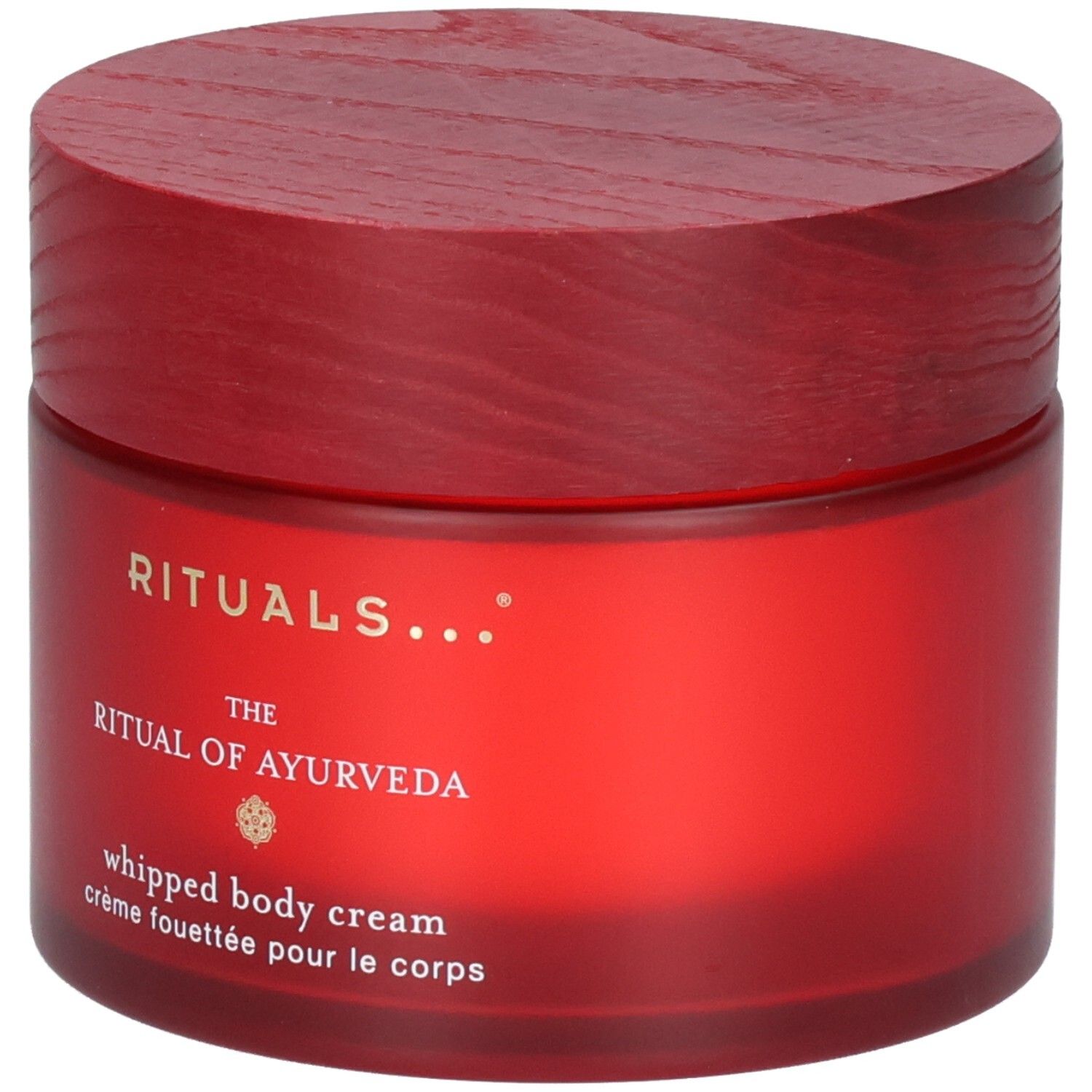 RITUALS The Ritual of Ayurveda Body Cream in rood pot met houten deksel, vooraanzicht.