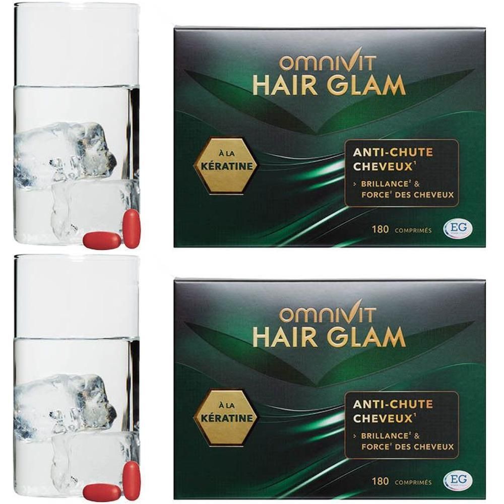 Deux verres avec glaçons et une gélule rouge chacun. Deux boîtes Omnivit Hair Glam, texte: Anti-Chute Cheveux.