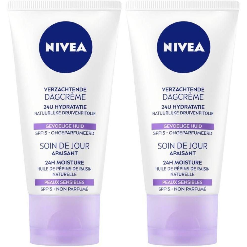 Twee tubes Nivea Soin de Jour Apaisant. Wit, blauwe dop en logo. Tekst: 24H Hydratation, Peaux Sensibles, SPF15.